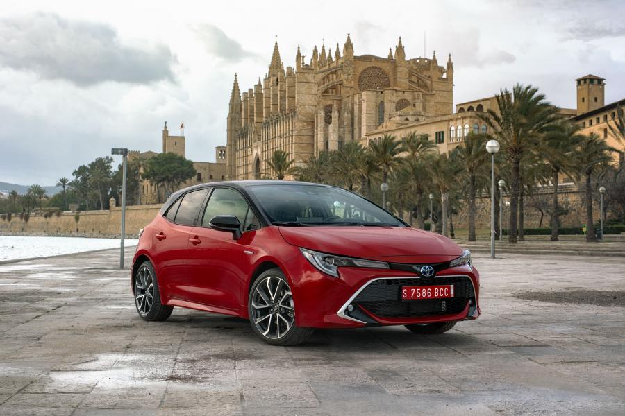  Toyota Corolla Hybrid 2018 года  (WW) (фото 35 из 61)
